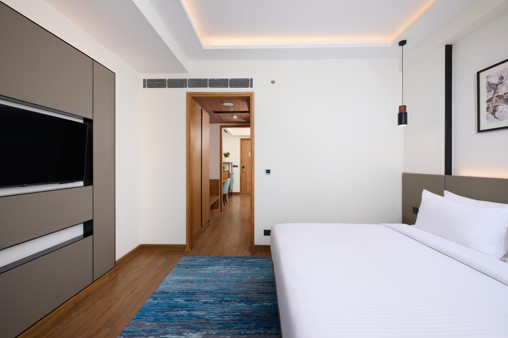 Iris Sarovar Portico คูร์เคาน์ ภายนอก รูปภาพ
