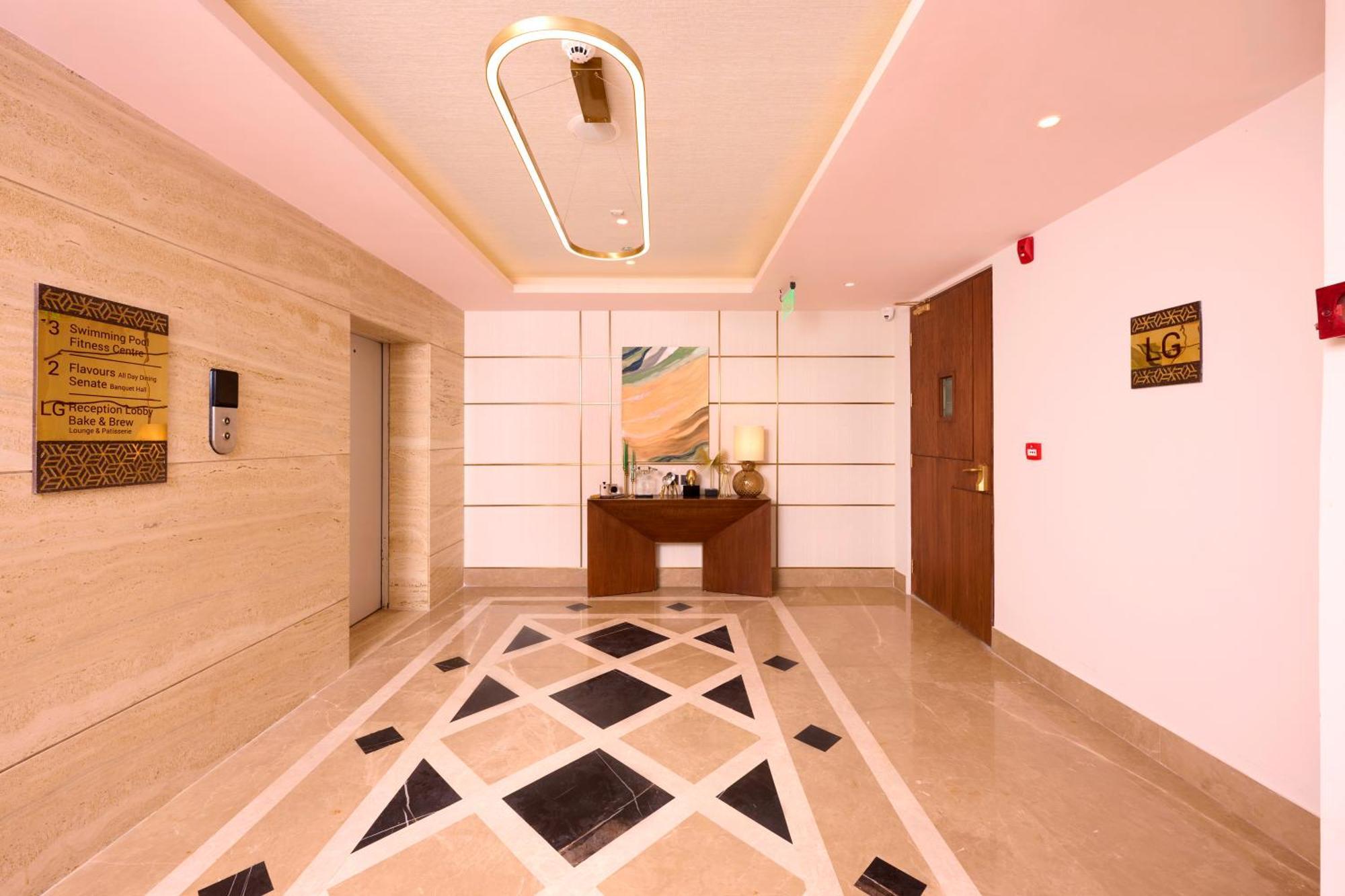 Iris Sarovar Portico คูร์เคาน์ ภายนอก รูปภาพ