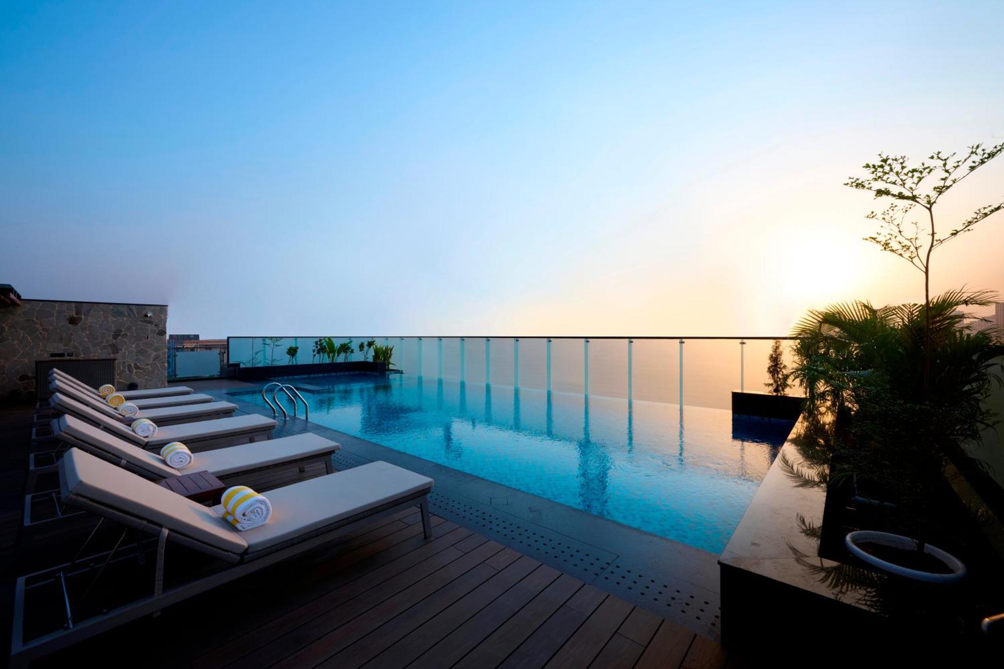 Iris Sarovar Portico คูร์เคาน์ ภายนอก รูปภาพ