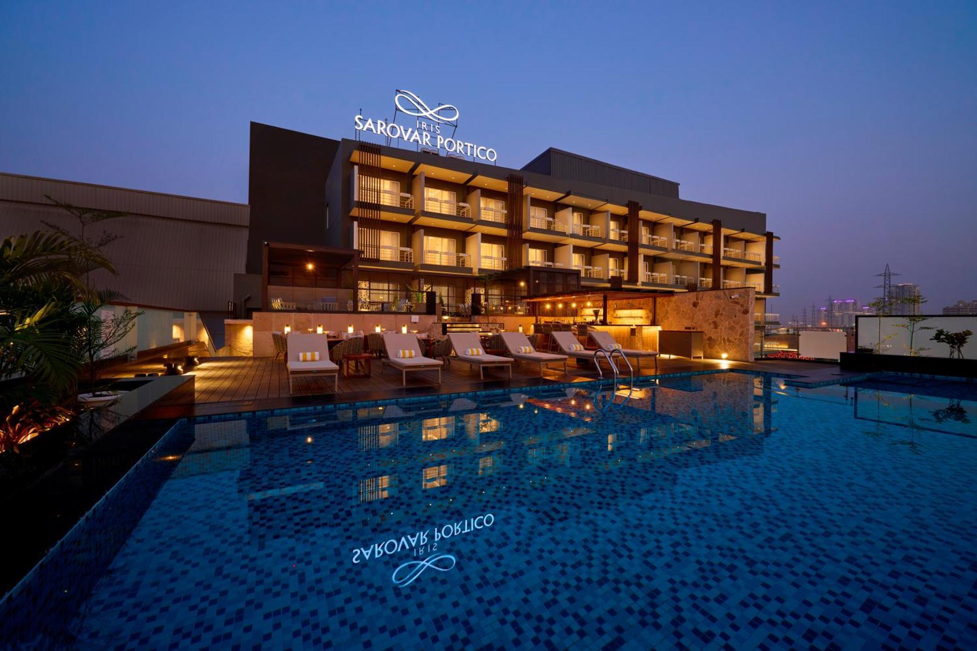 Iris Sarovar Portico คูร์เคาน์ ภายนอก รูปภาพ