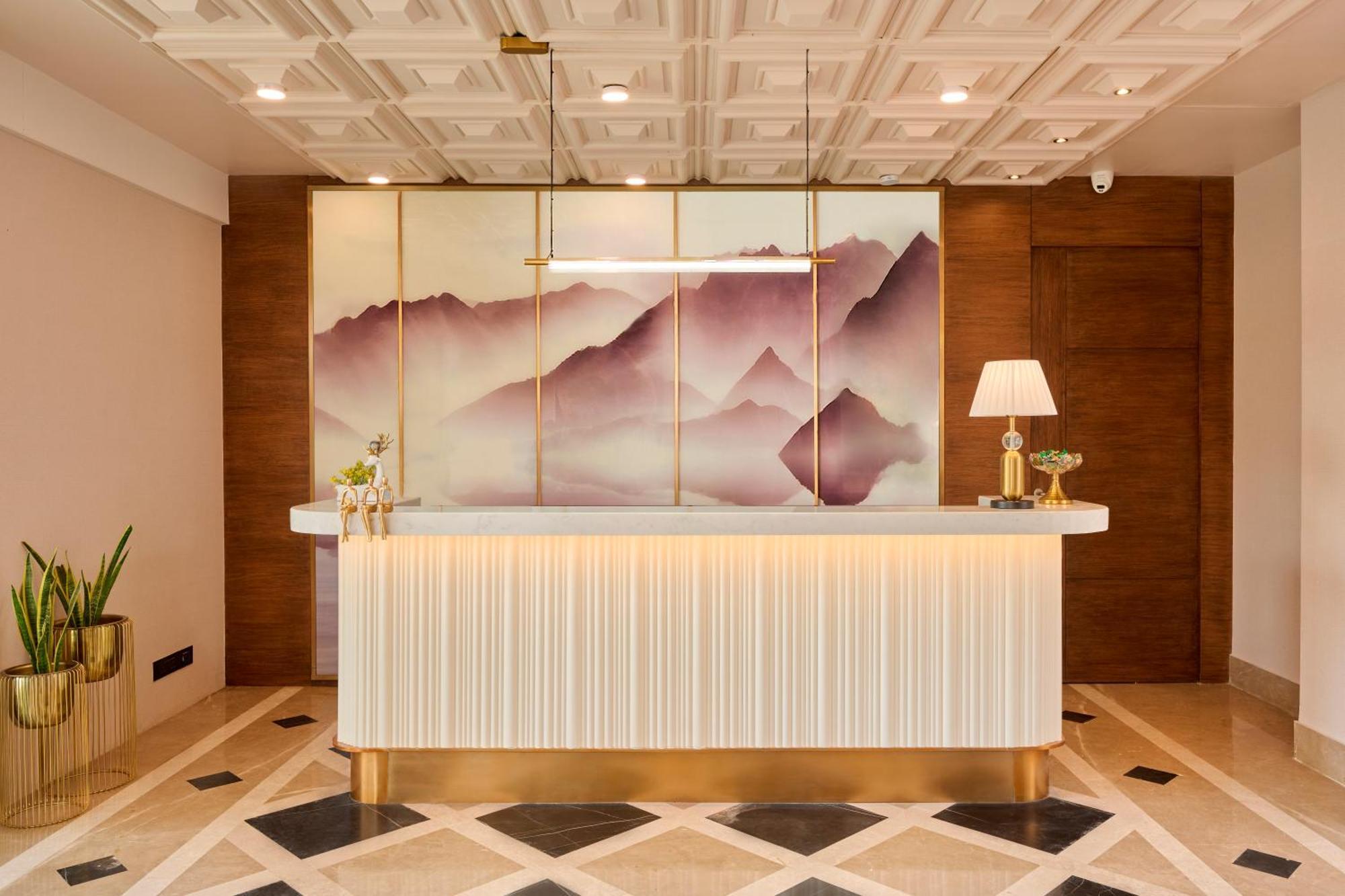 Iris Sarovar Portico คูร์เคาน์ ภายนอก รูปภาพ