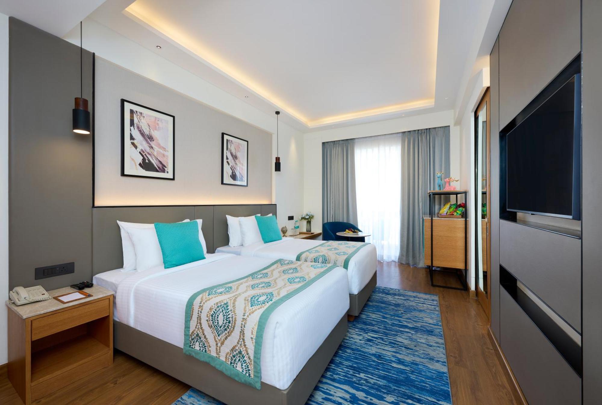 Iris Sarovar Portico คูร์เคาน์ ภายนอก รูปภาพ
