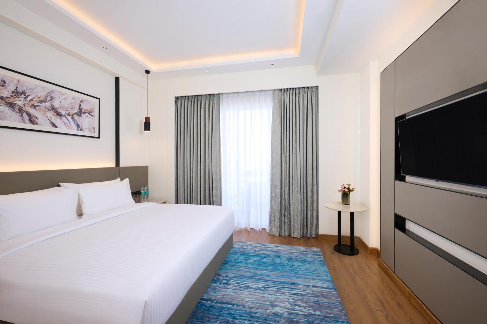 Iris Sarovar Portico คูร์เคาน์ ภายนอก รูปภาพ